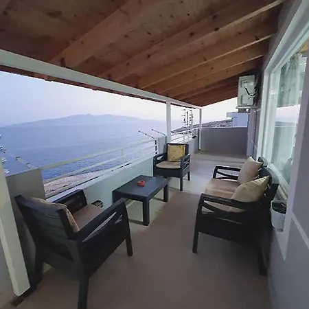 Alvin & Hotel Sarandë