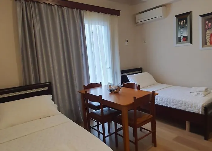 Alvin & Szálloda 2*