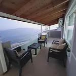 Alvin & Hotel Sarande