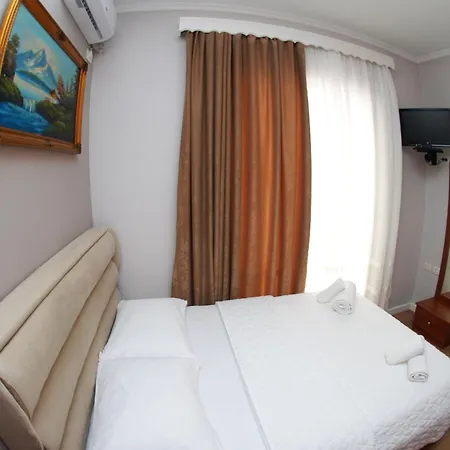 Alvin & 2* Sarande
