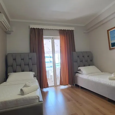 Alvin & 2* Saranda