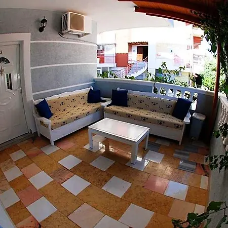 Otel Alvin & Saranda
