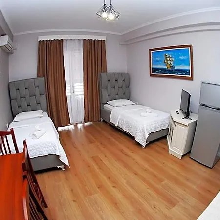 Otel Alvin & 2*