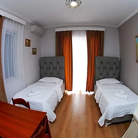 Otel Alvin & 2*