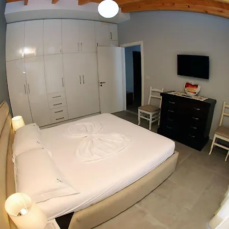 Alvin & Otel 2*