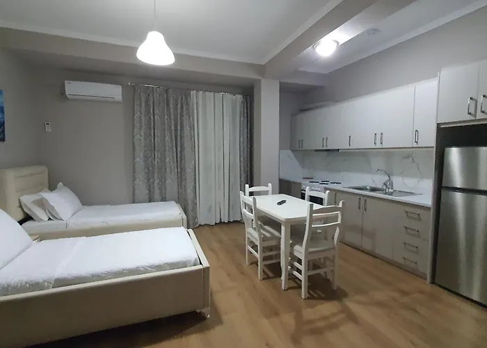 Alvin & Hotel Sarande